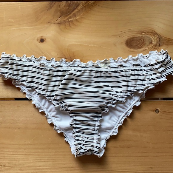 HOLLISTER✨Never Worn Bikini Bottoms✨White Stripe - Picture 2 of 7